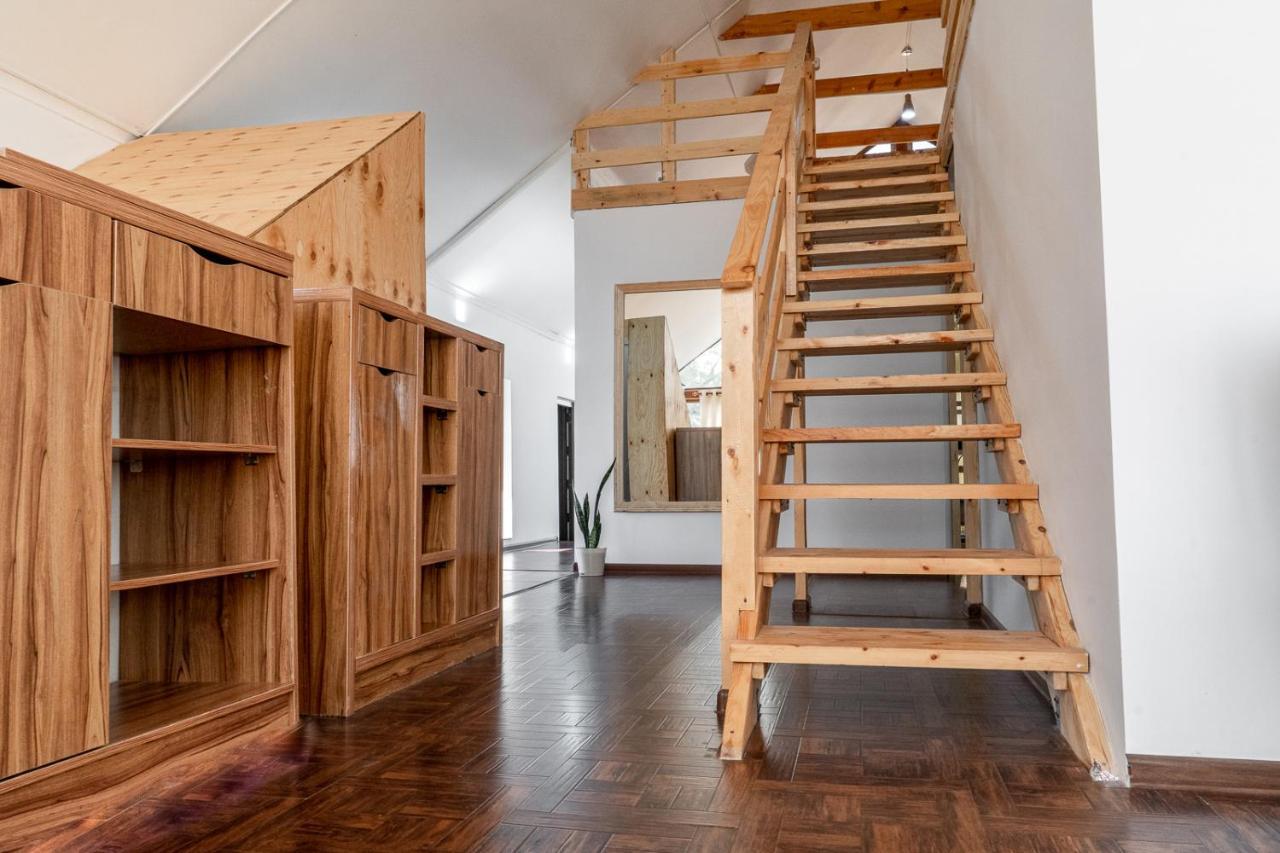Modern Loft Lighthouse Vandrehjem Karakol Eksteriør billede